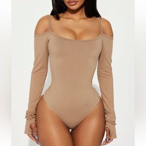 NWT Fashion Nova Cold Shoulder Bodysuit Taupe Small